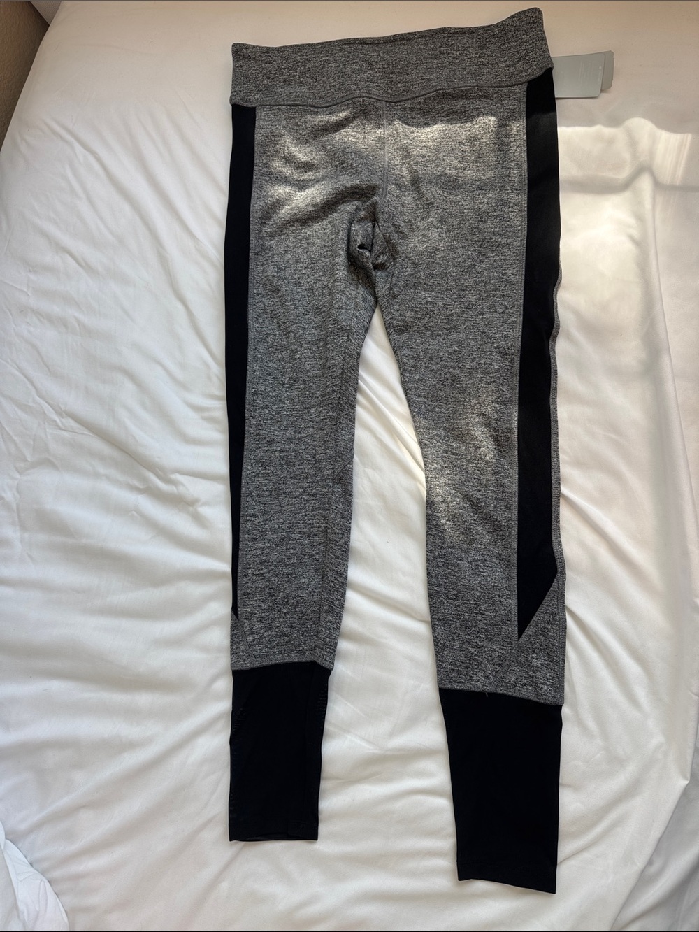 Woman Grey & Black Active Leggings